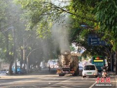 广西柳州环卫部门多措整治